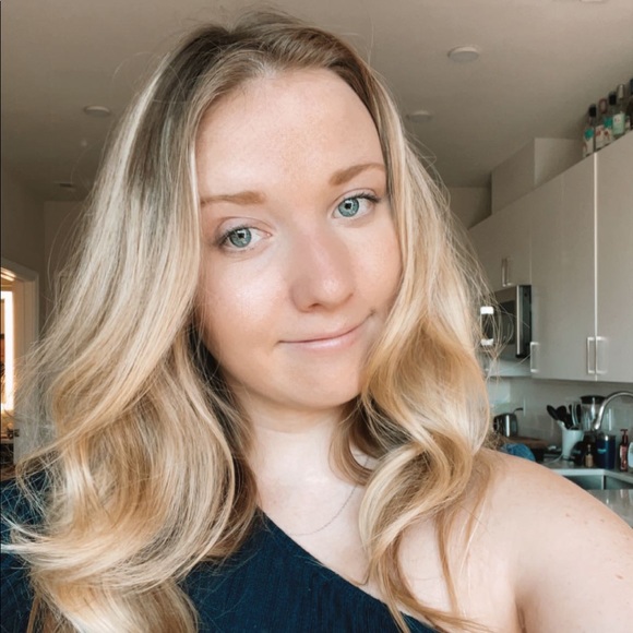 Meet your Posher, Kat - Picture 1 of 10